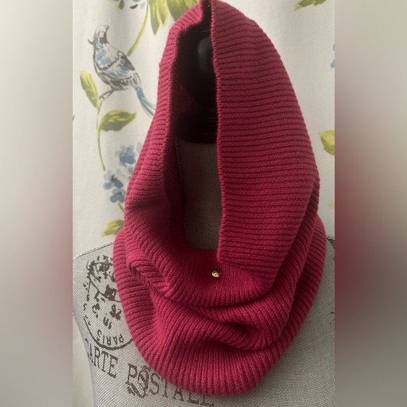 Isaac Mizrahi infinity scarf - Picture 2 of 4